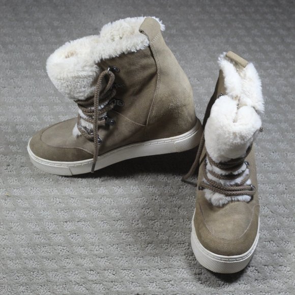 STEVE MADDEN LIFT Size 10B SUEDE WEDGE FAUX FUR ANKLE BOOT - Picture 1 of 6